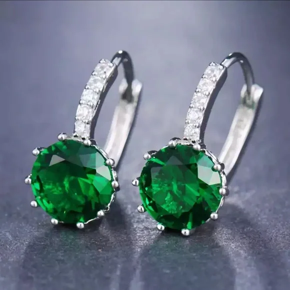 New Women’s Round 935 Silver Emerald Earrings - Picture 1 of 1